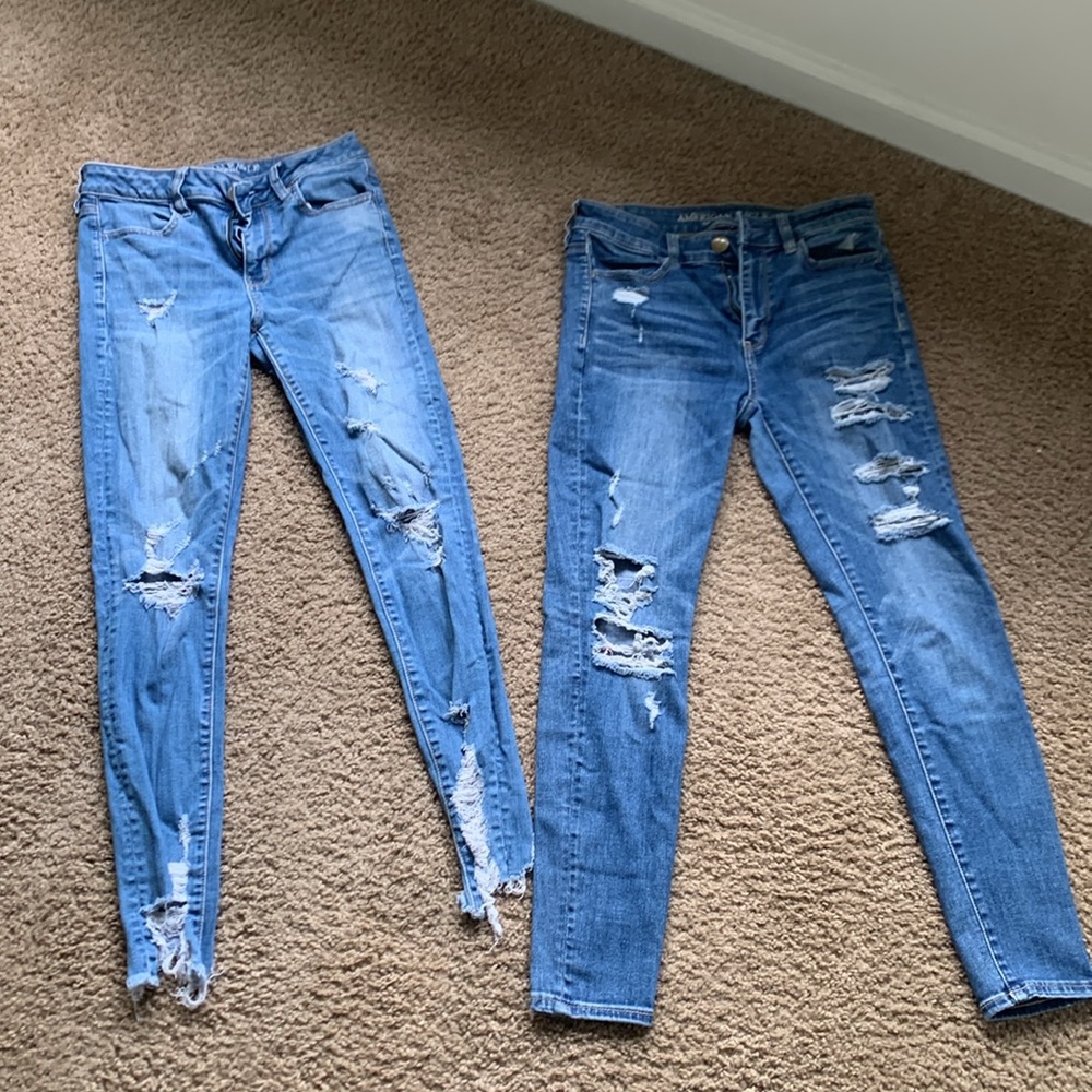 2 pairs American Eagle 🦅 jeans